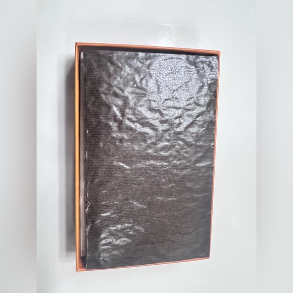 Louis Vuitton Monogram Chocolate - Picture 4 of 5